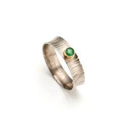 18ct White and Yellow Gold Emerald Ring