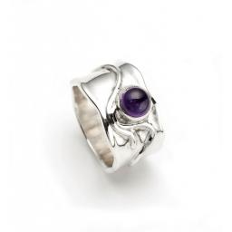 Sterling Silver Ring set with Amethyst and wire wave decoration.